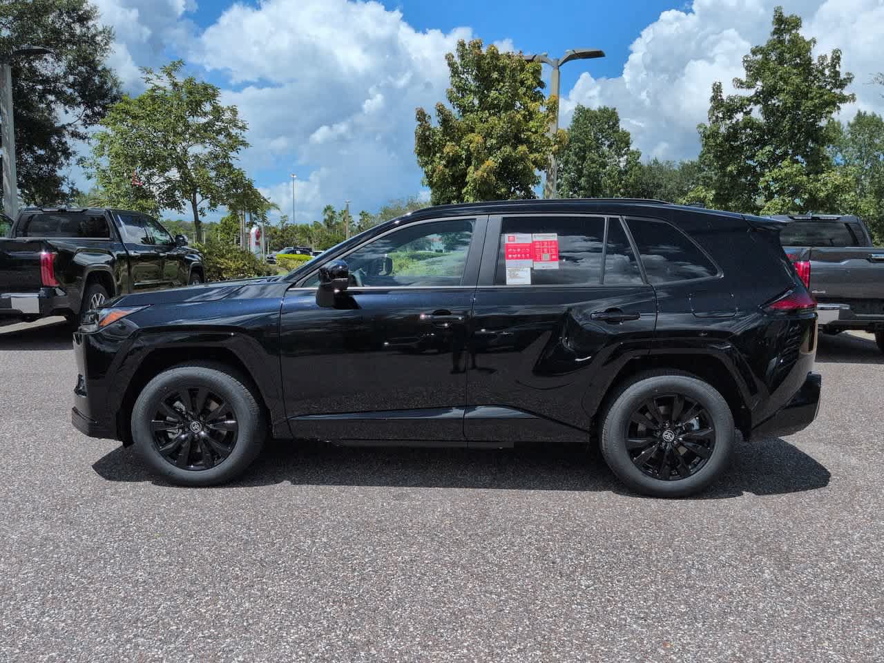 Used 2026 Toyota RAV4 SE w/ Convenience Package AWD/4WD image 3