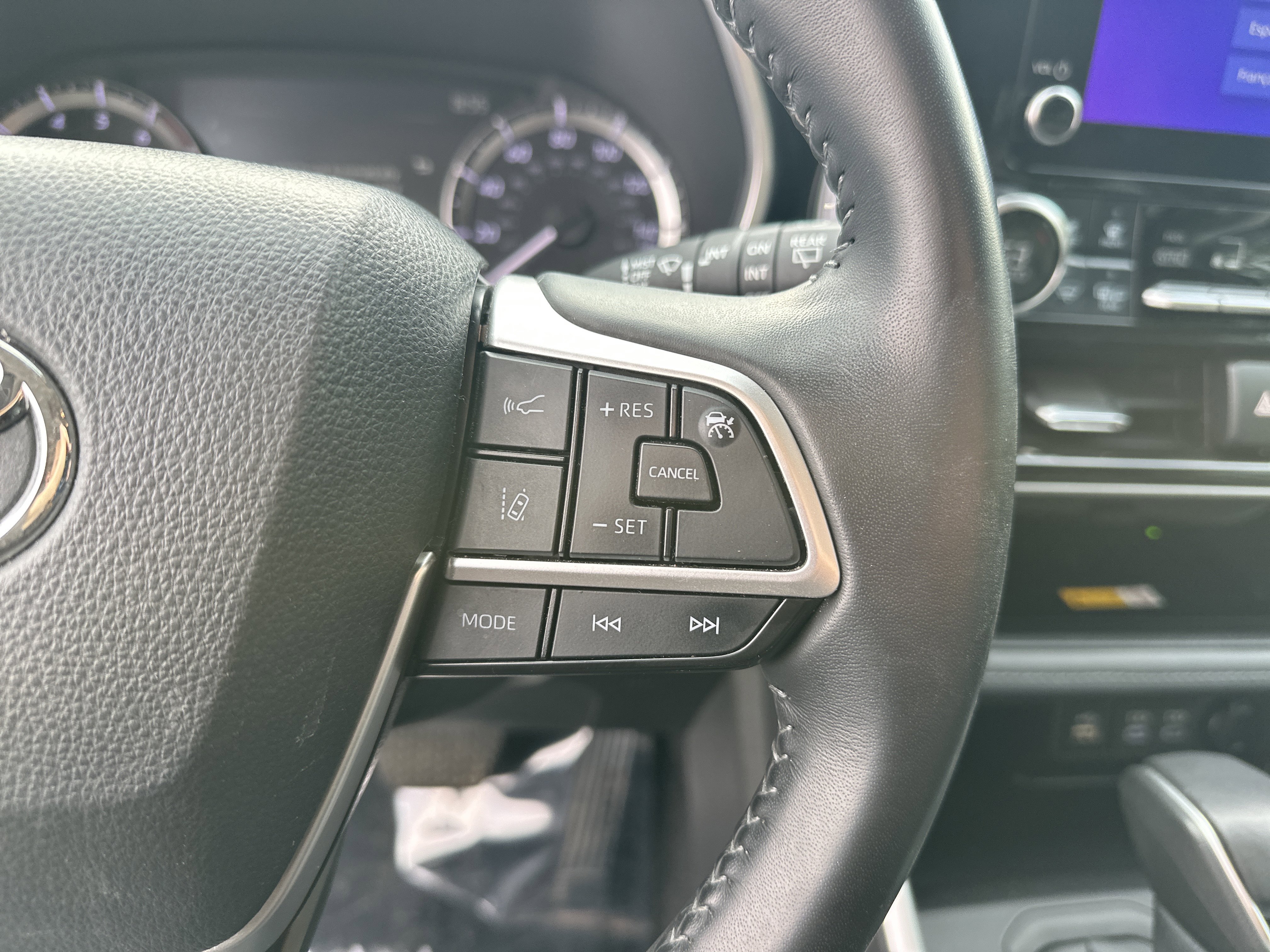 Used 2024 Toyota Highlander XLE image 20