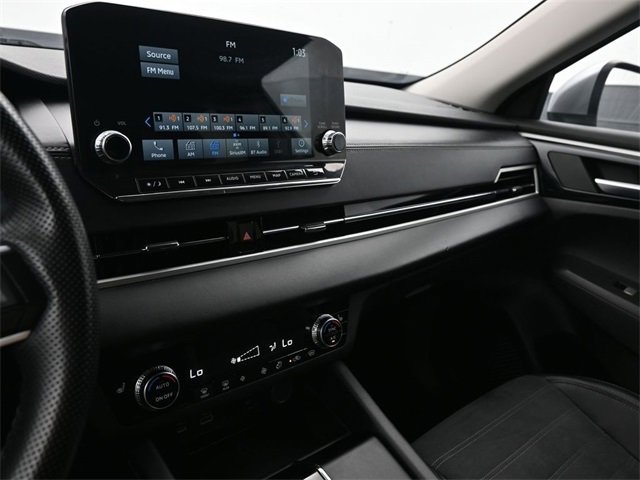 Used 2024 Mitsubishi Outlander SE image 11