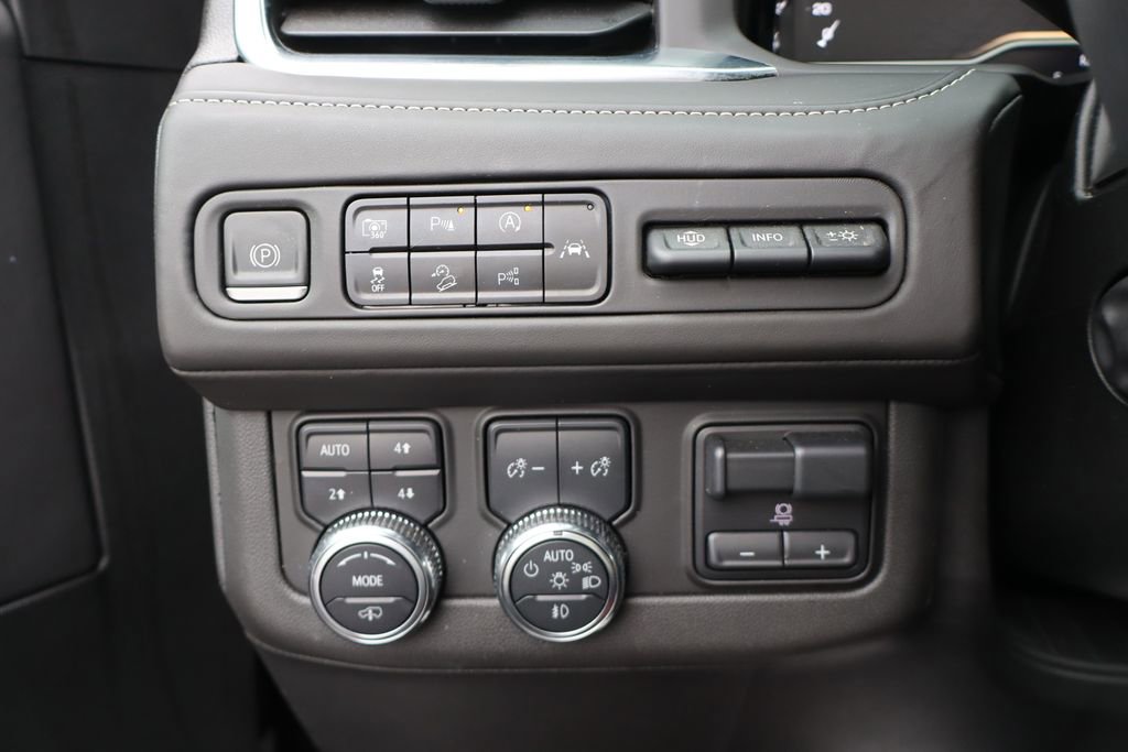Used 2023 GMC Yukon Denali Ultimate image 17