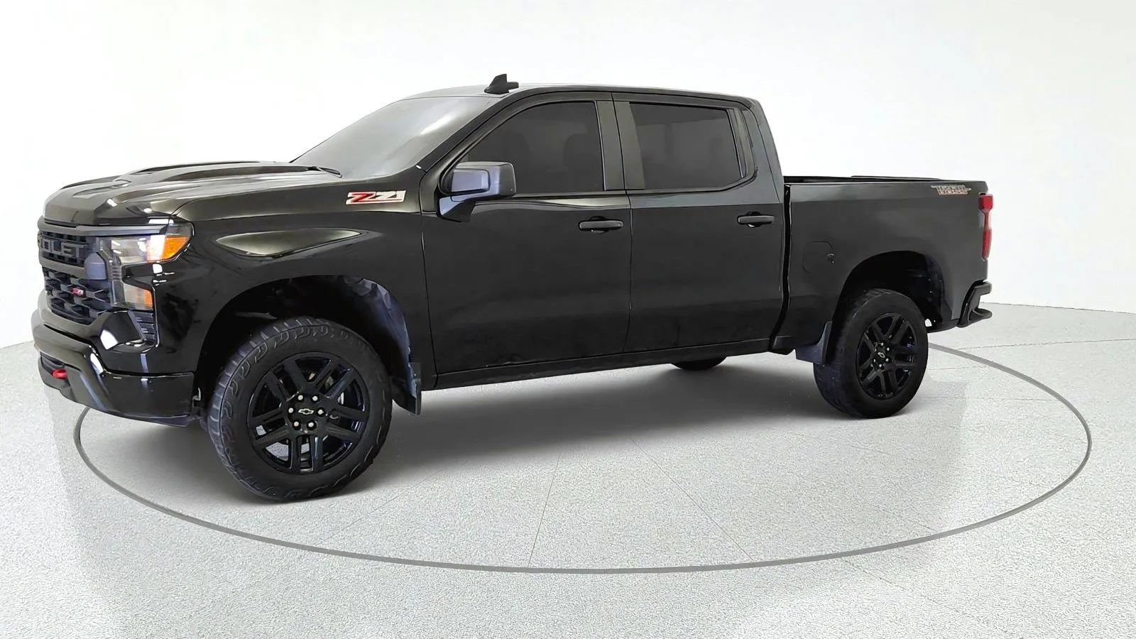 Used 2025 Chevrolet Silverado 1500 Custom Trail Boss AWD/4WD image 4