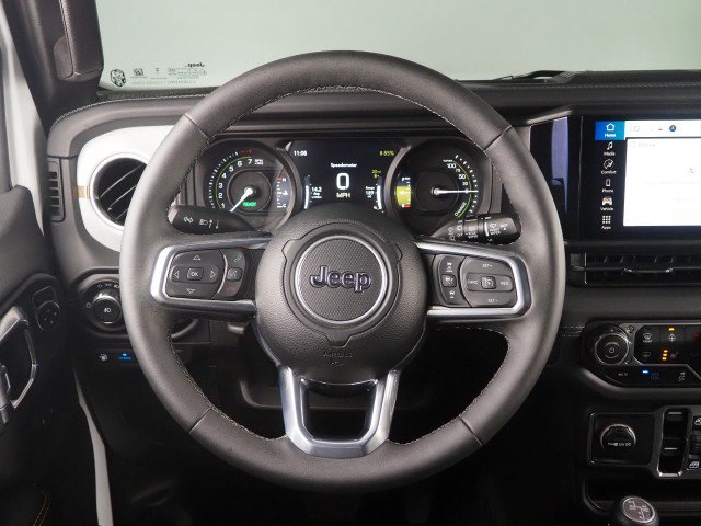 Used 2025 Jeep Wrangler Sahara 4xe w/ Safety Group AWD/4WD image 19
