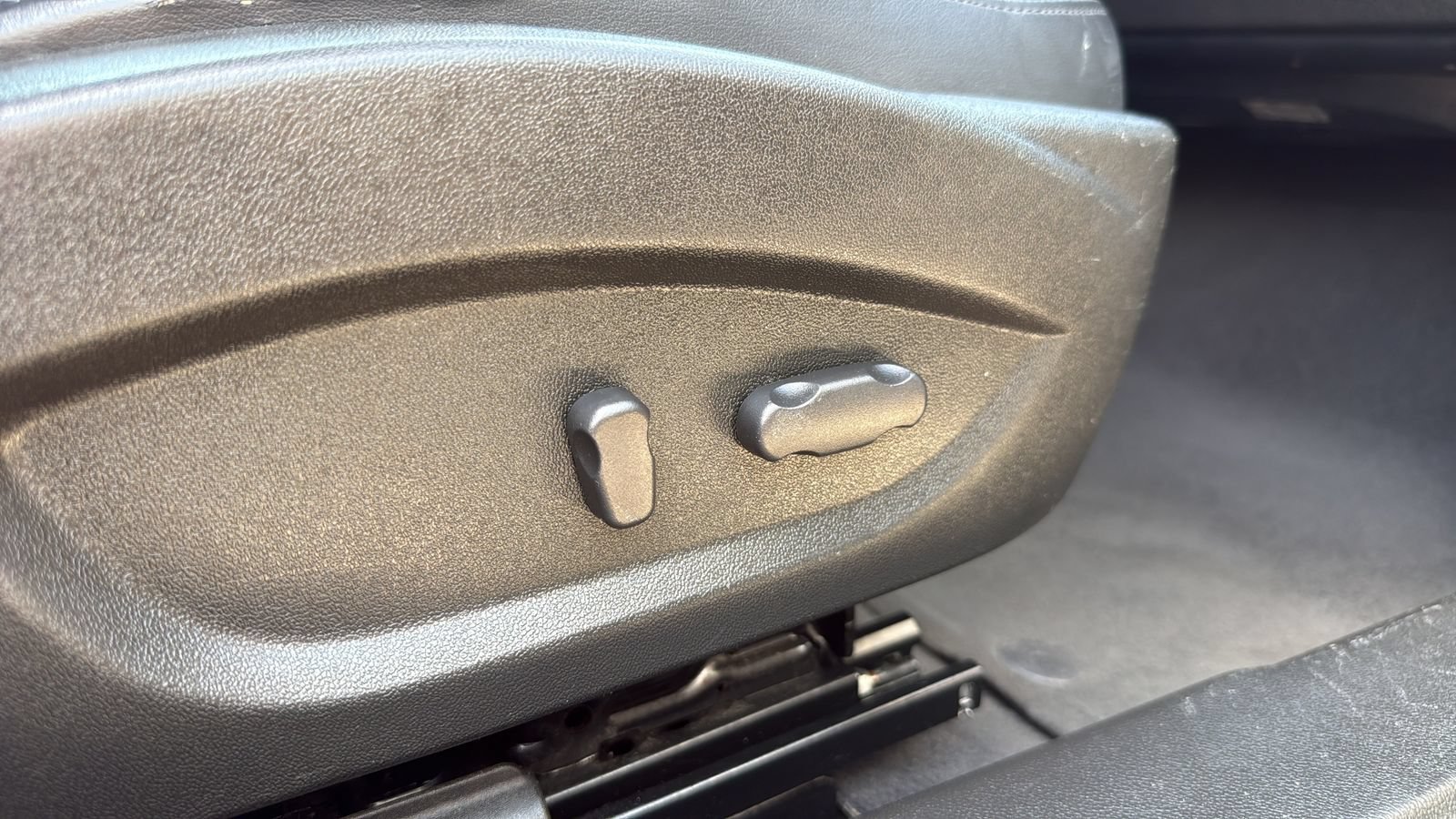 Used 2012 Buick LaCrosse Touring FWD image 24