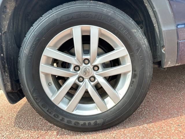 Used 2015 Toyota Highlander LE image 30