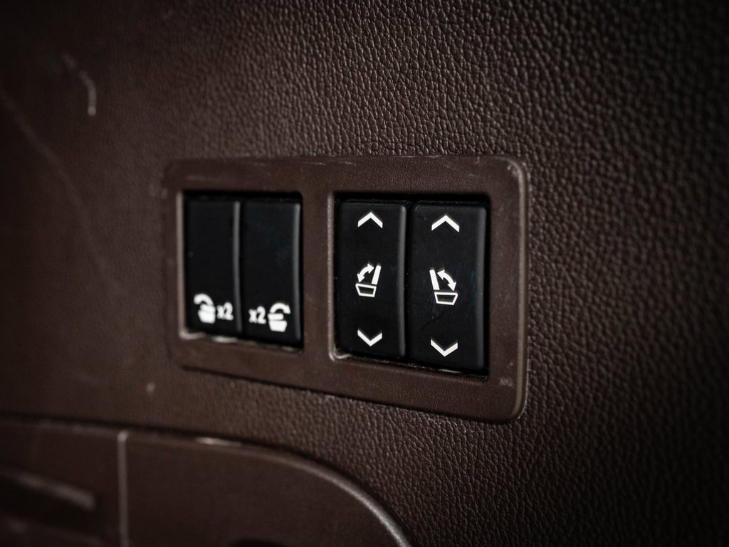 Used 2019 GMC Yukon Denali w/ Denali Ultimate Package image 23