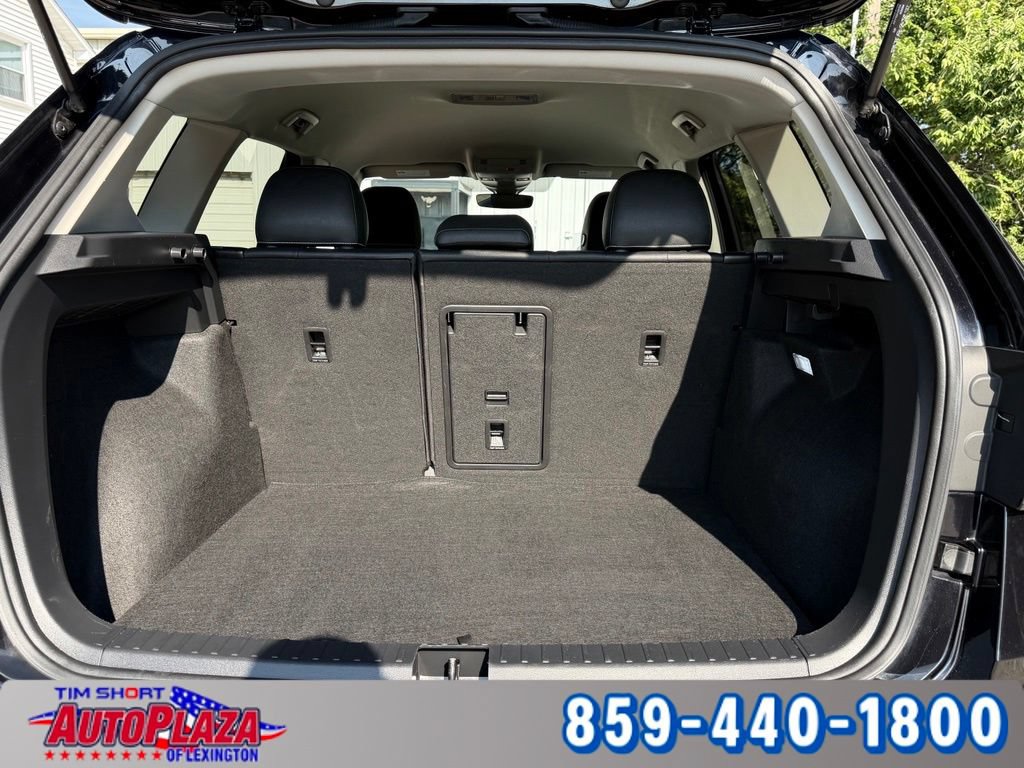 Used 2025 Volkswagen Taos SE AWD/4WD image 34