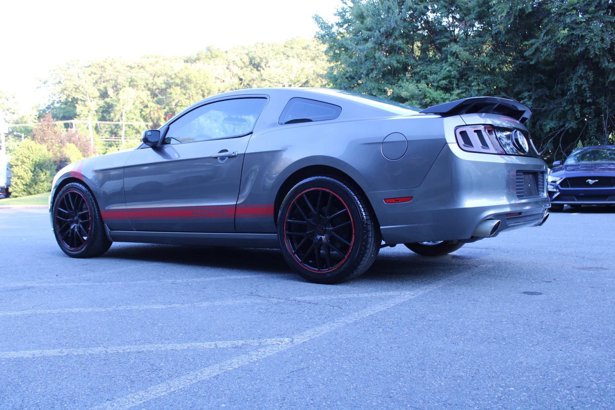 Used 2014 Ford Mustang Coupe RWD image 7