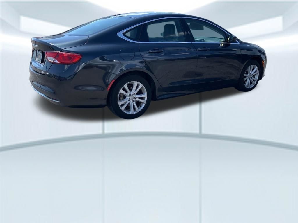 Used 2017 Chrysler 200 Limited Platinum image 4