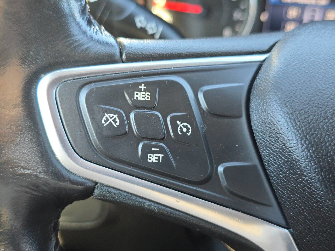 Used 2019 Chevrolet Equinox LT image 27