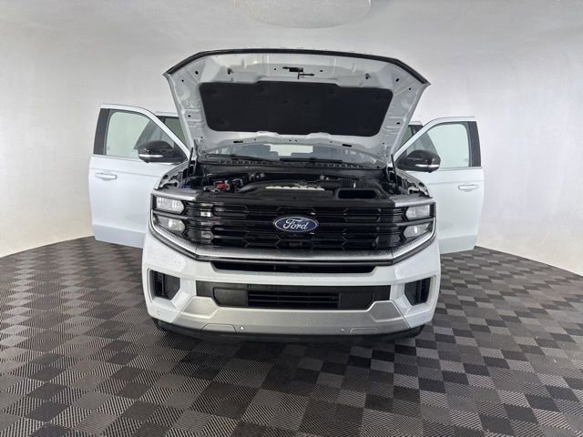 Used 2025 Ford Expedition Platinum AWD/4WD image 14