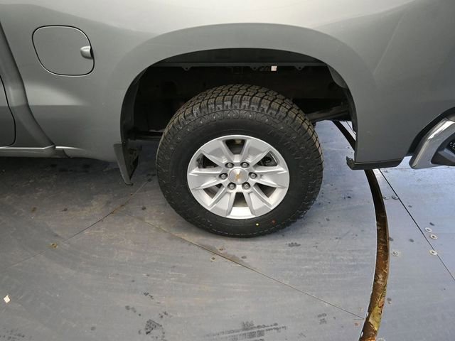 Used 2025 Chevrolet Silverado 1500 LT AWD/4WD image 17
