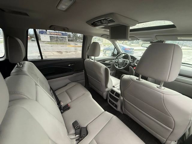 Used 2017 Honda Pilot Touring image 28