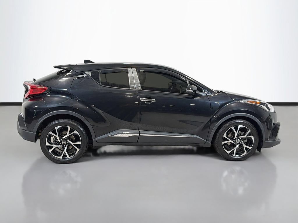 Used 2019 Toyota C-HR XLE FWD image 10