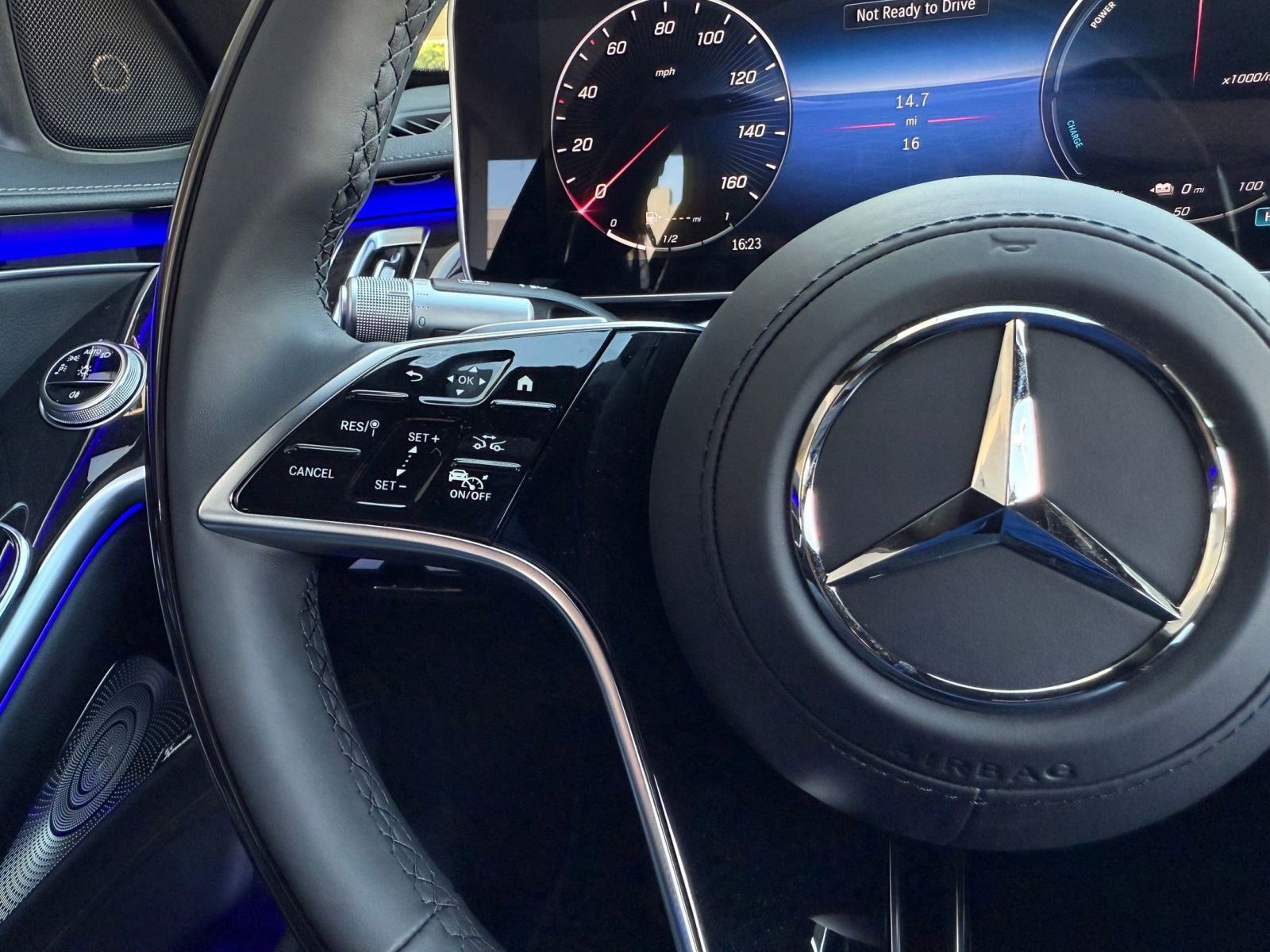 New 2026 Mercedes-Benz S 580e 4MATIC Sedan image 13