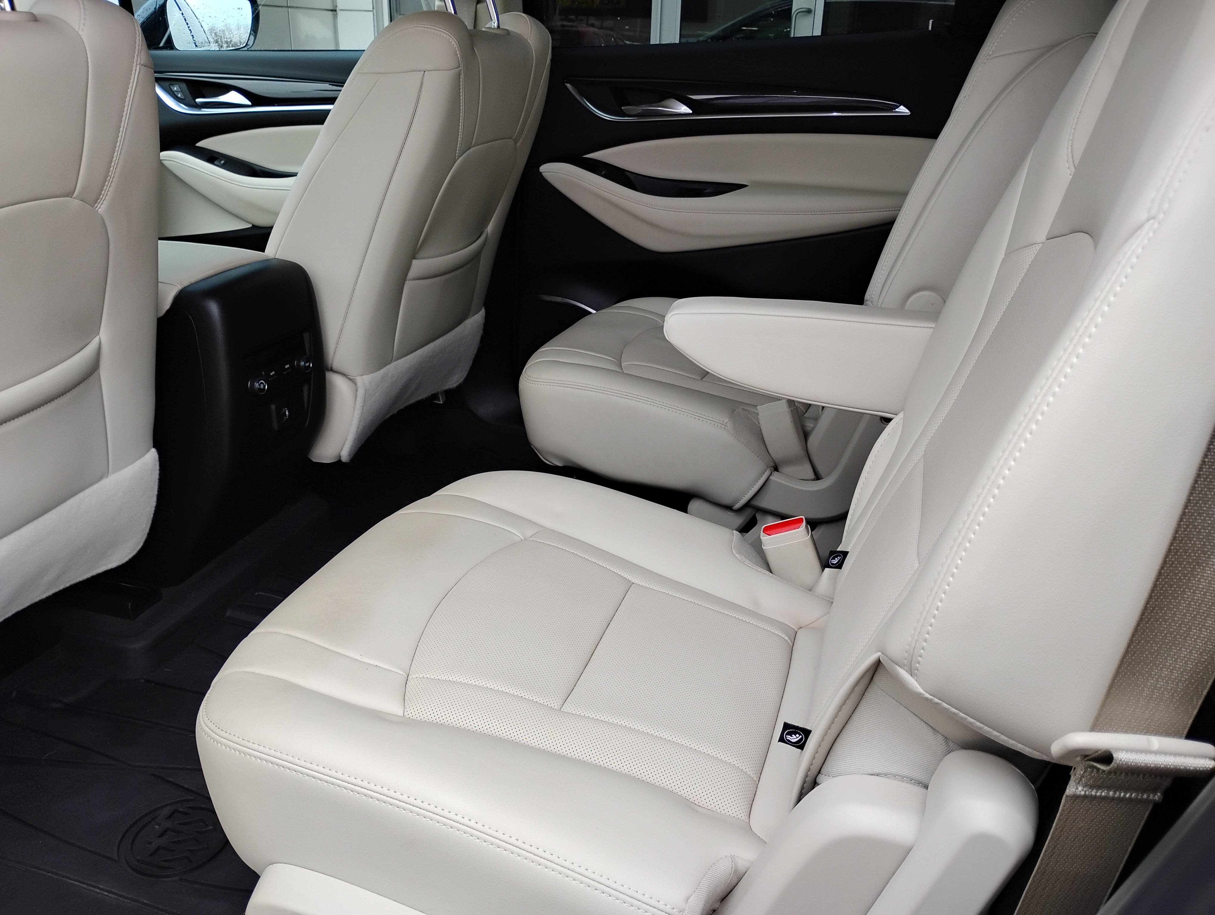 Used 2024 Buick Enclave Essence w/ Trailering Package, 5000 lbs. image 17