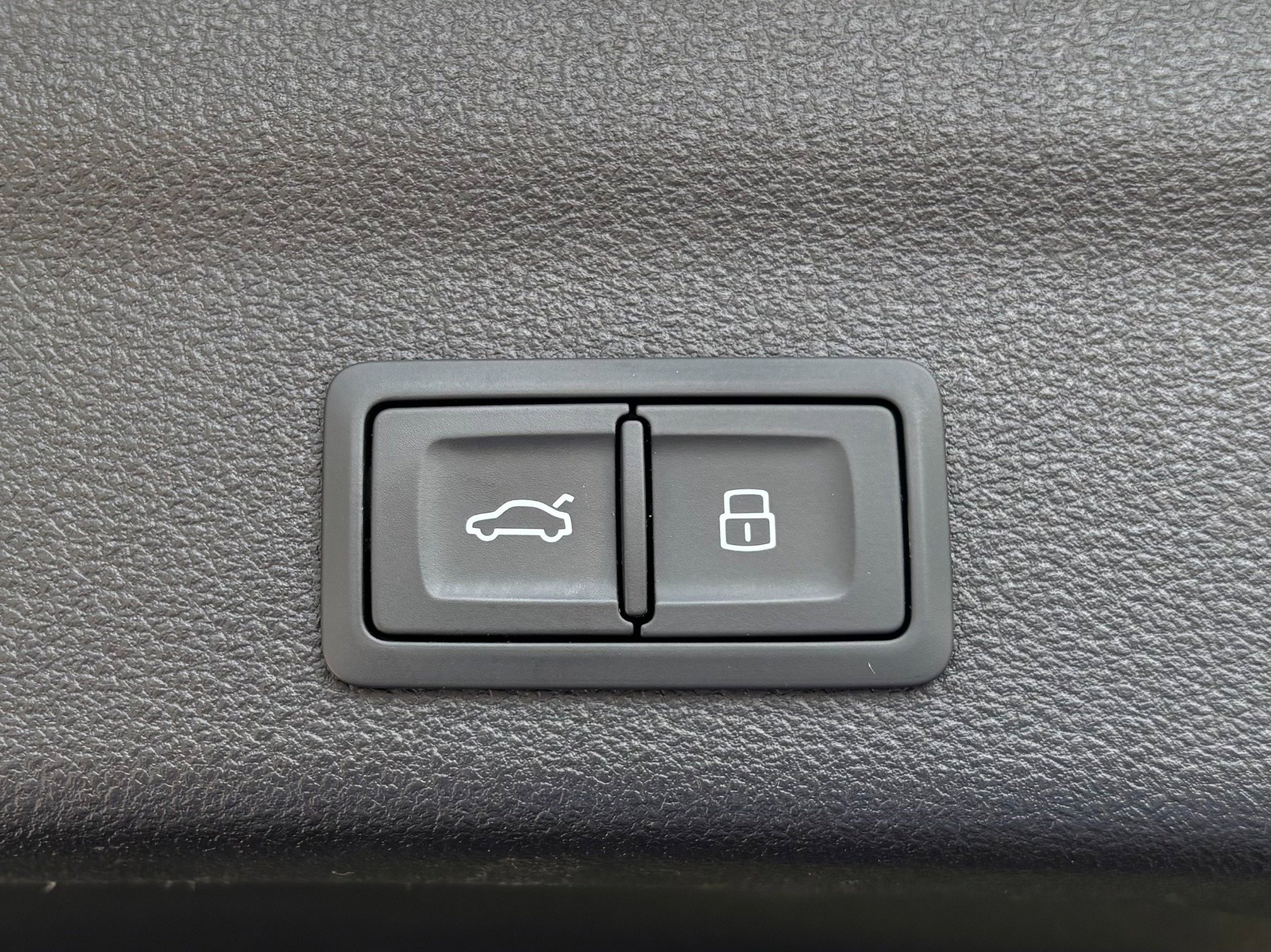 Used 2021 Audi RS 6 AWD/4WD image 32