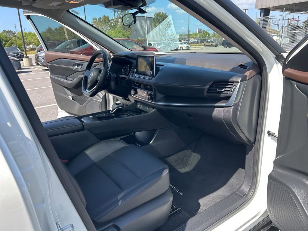 Certified 2023 Nissan Rogue SV w/ SV Premium B Package image 31