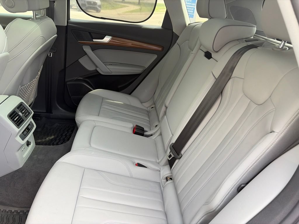 Used 2024 Audi Q5 e Premium Plus AWD/4WD image 19