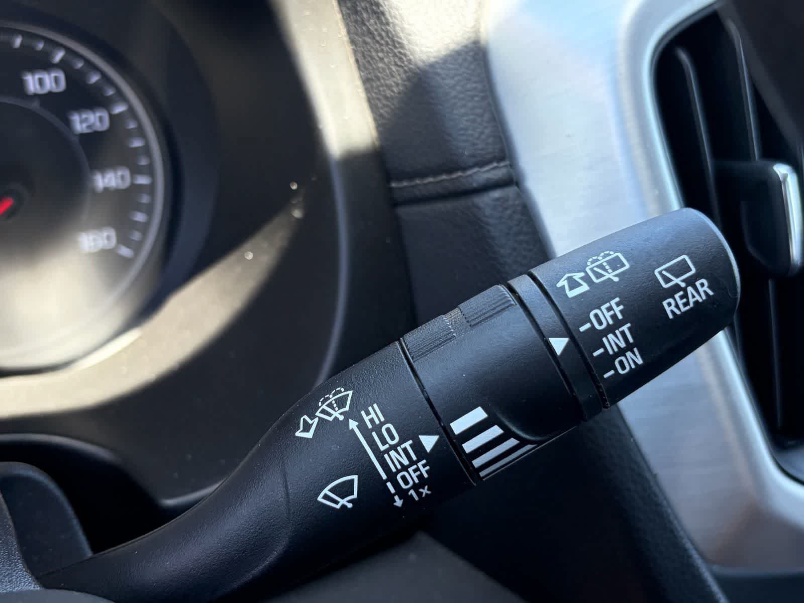 Used 2024 GMC Terrain SLE AWD/4WD image 18