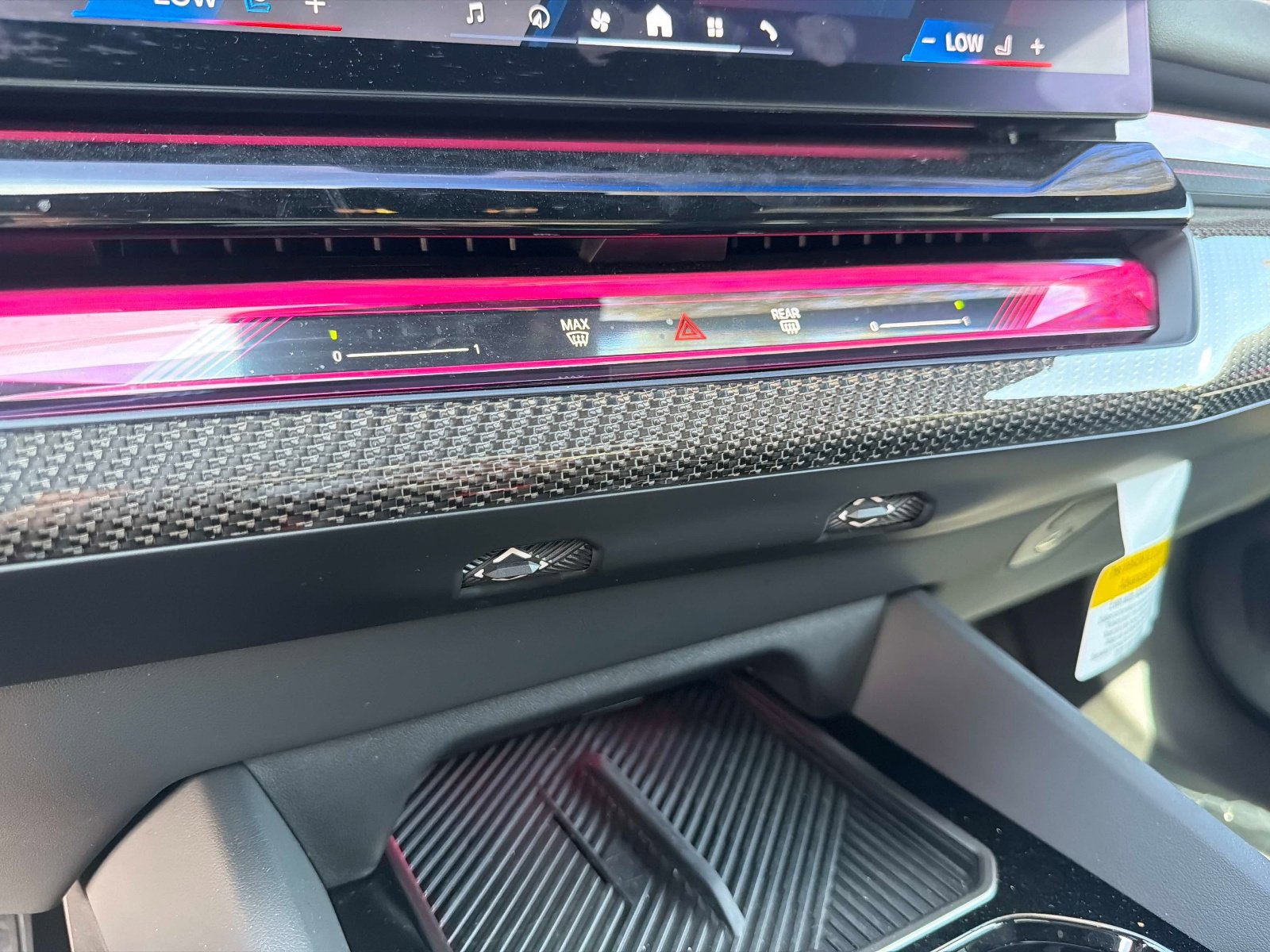 Used 2025 BMW M5 image 42