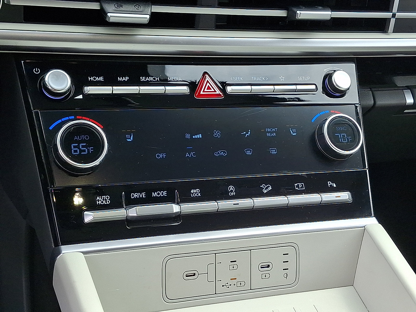 Certified 2026 Hyundai Santa Fe SEL w/ Tow & Go Package AWD/4WD image 16