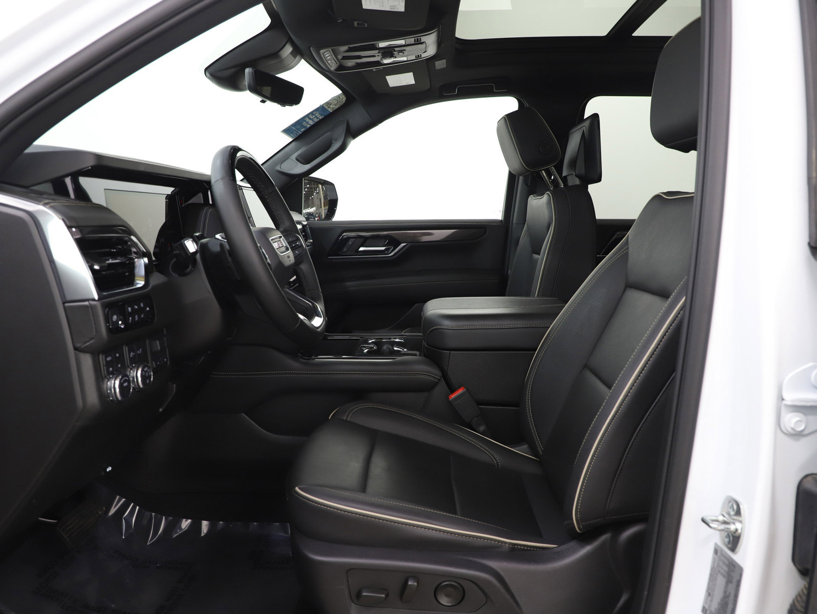 Used 2025 GMC Yukon XL Elevation w/ Elevation Premium Package image 27