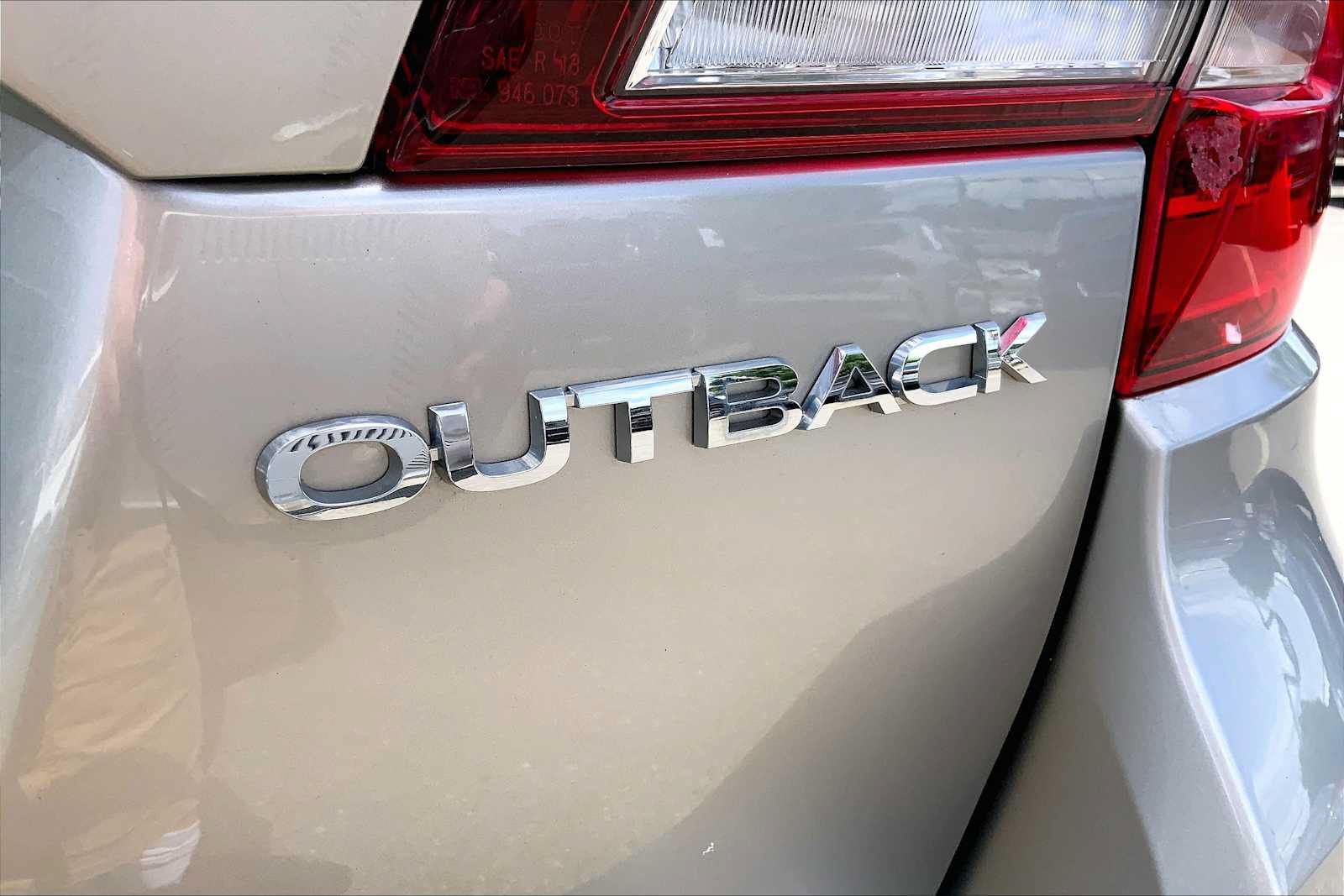 Used 2015 Subaru Outback 2.5i Limited AWD/4WD image 10