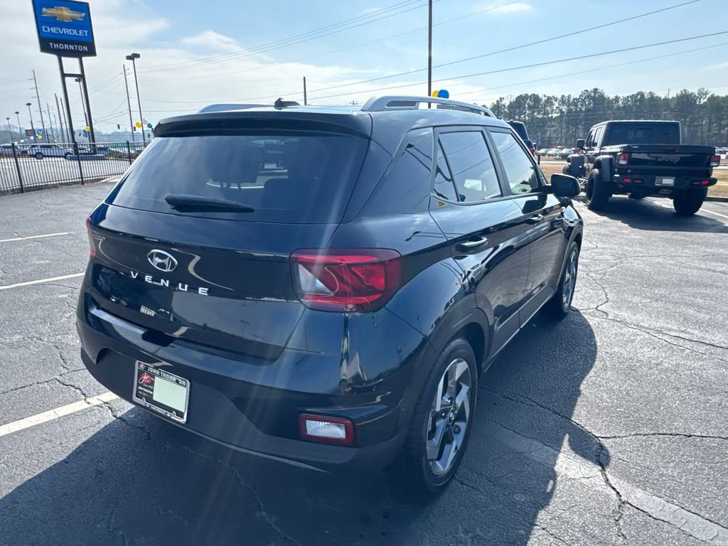 Used 2024 Hyundai Venue SEL image 6