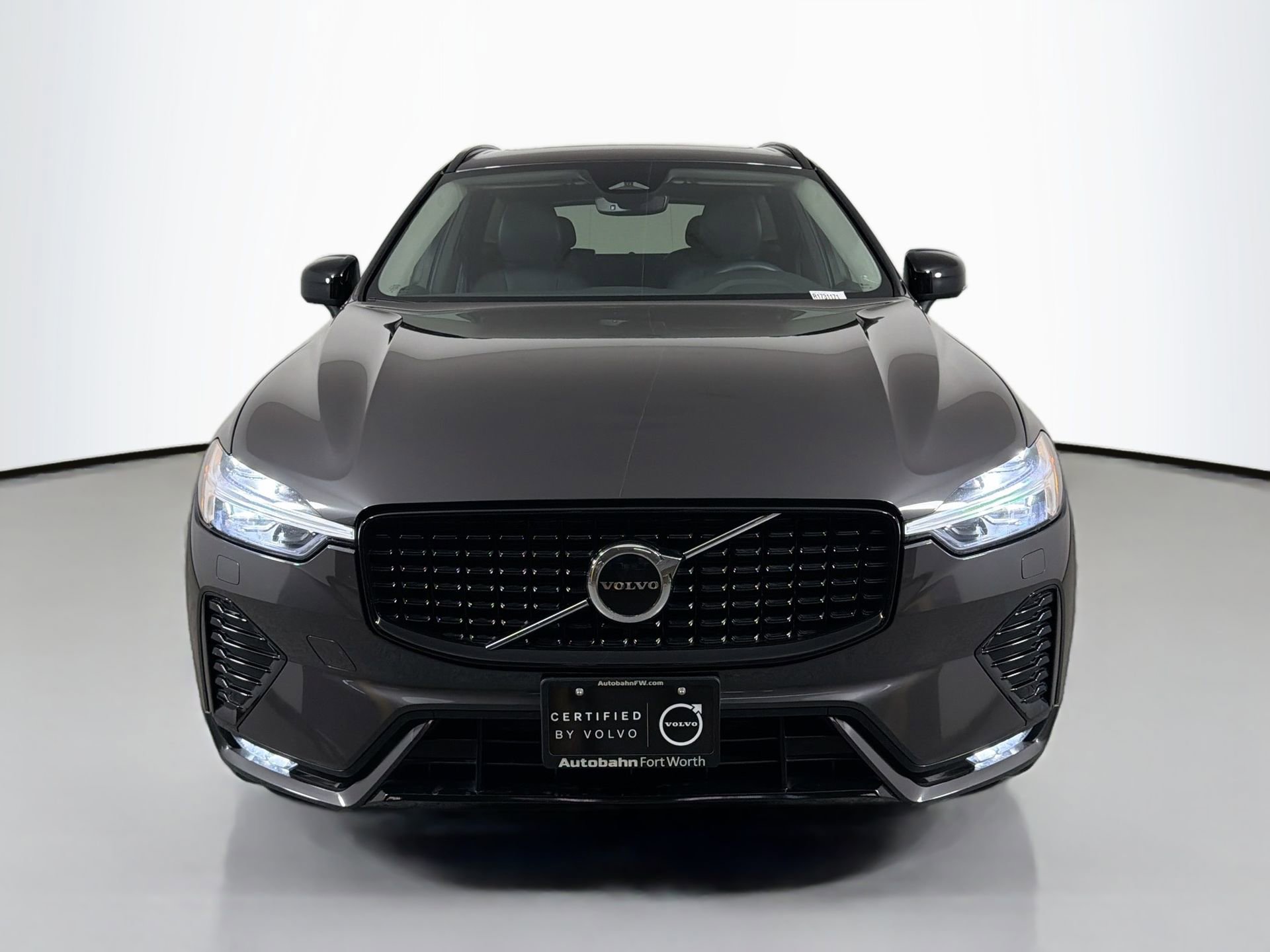 Certified 2024 Volvo XC60 B5 Core w/ Climate Package AWD/4WD image 2