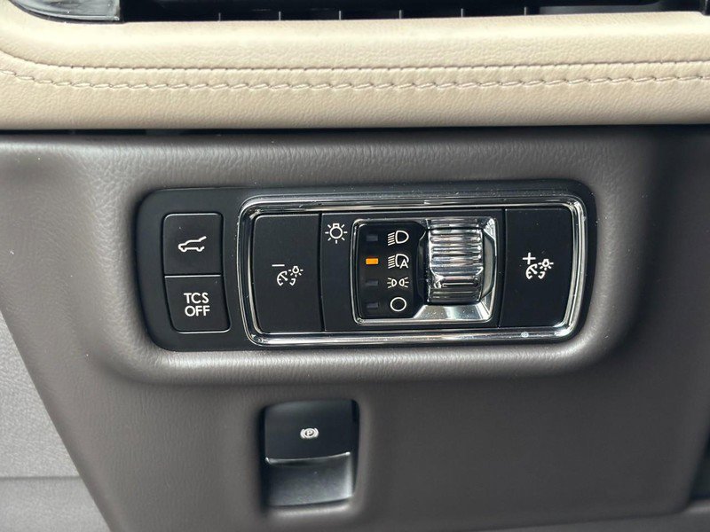 Used 2023 Lincoln Nautilus Reserve image 17