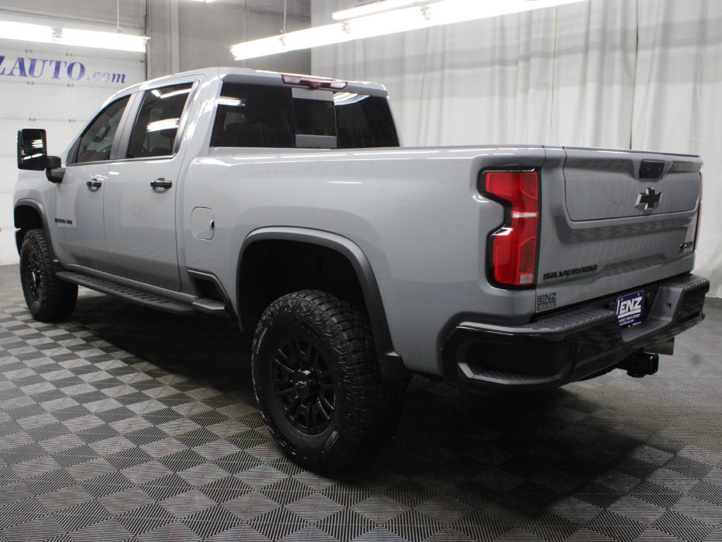 Used 2025 Chevrolet Silverado 2500 ZR2 w/ Technology Package AWD/4WD image 7