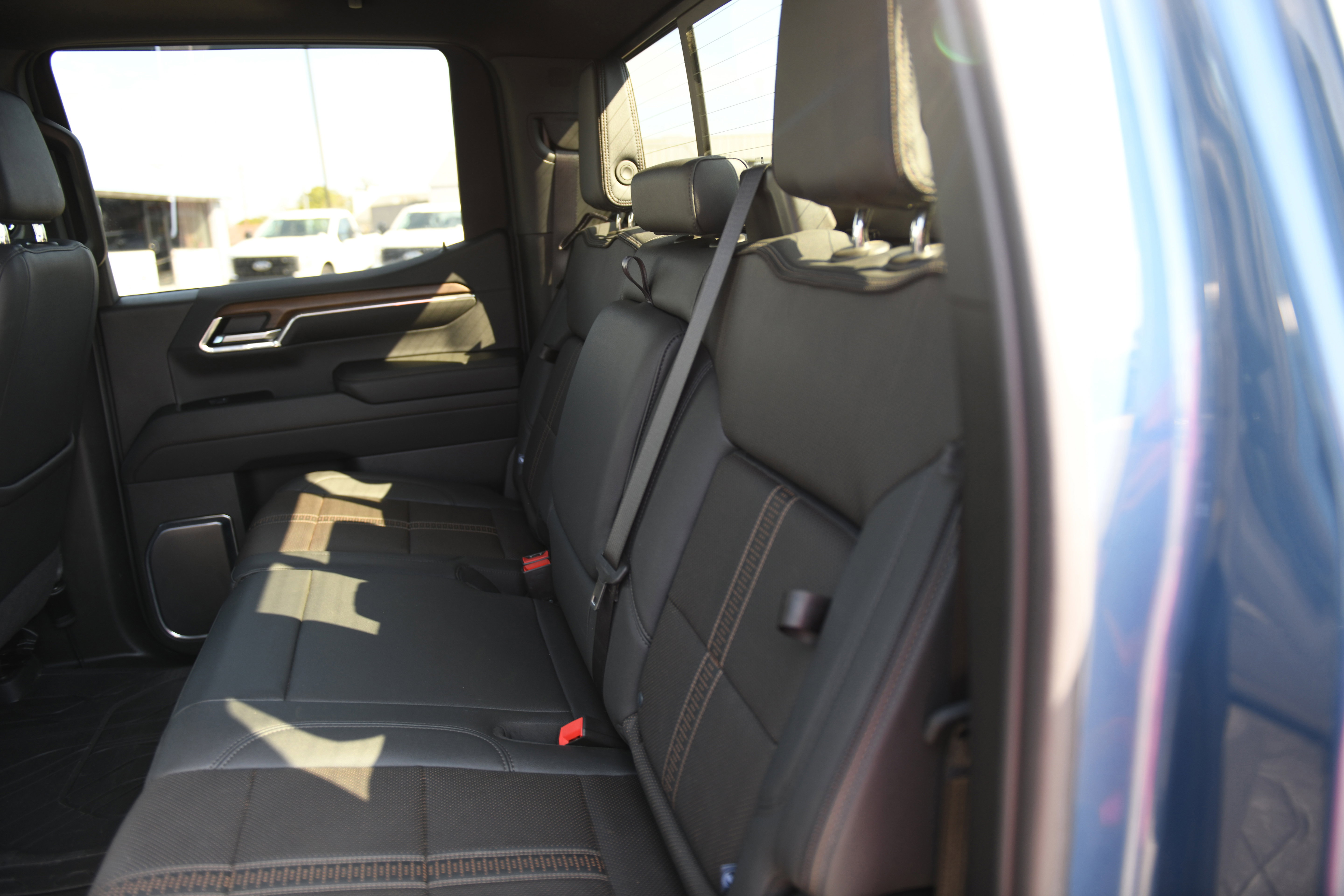 Used 2024 Chevrolet Silverado 1500 High Country w/ Technology Package image 15