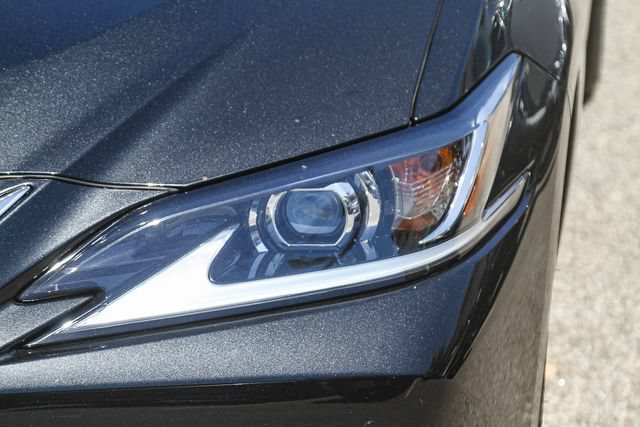 Used 2025 Lexus ES 300h w/ Premium Package FWD image 6