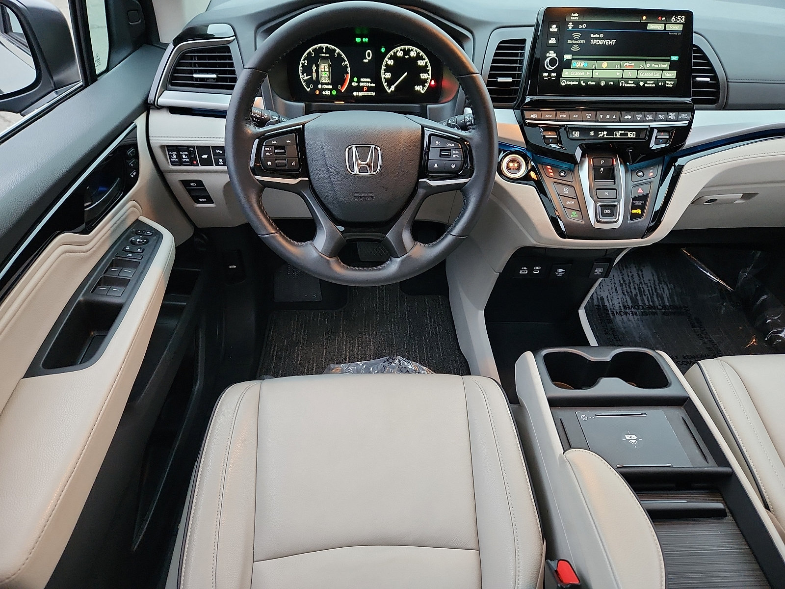 Used 2025 Honda Odyssey Touring image 11