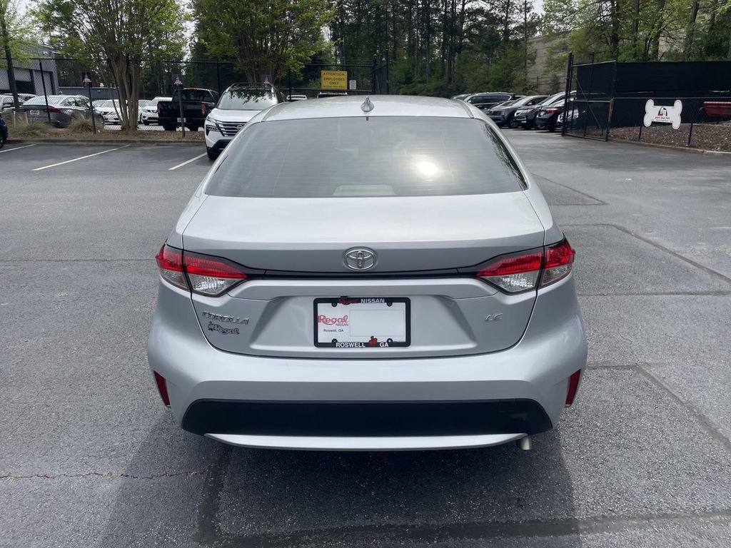 Used 2022 Toyota Corolla LE image 5