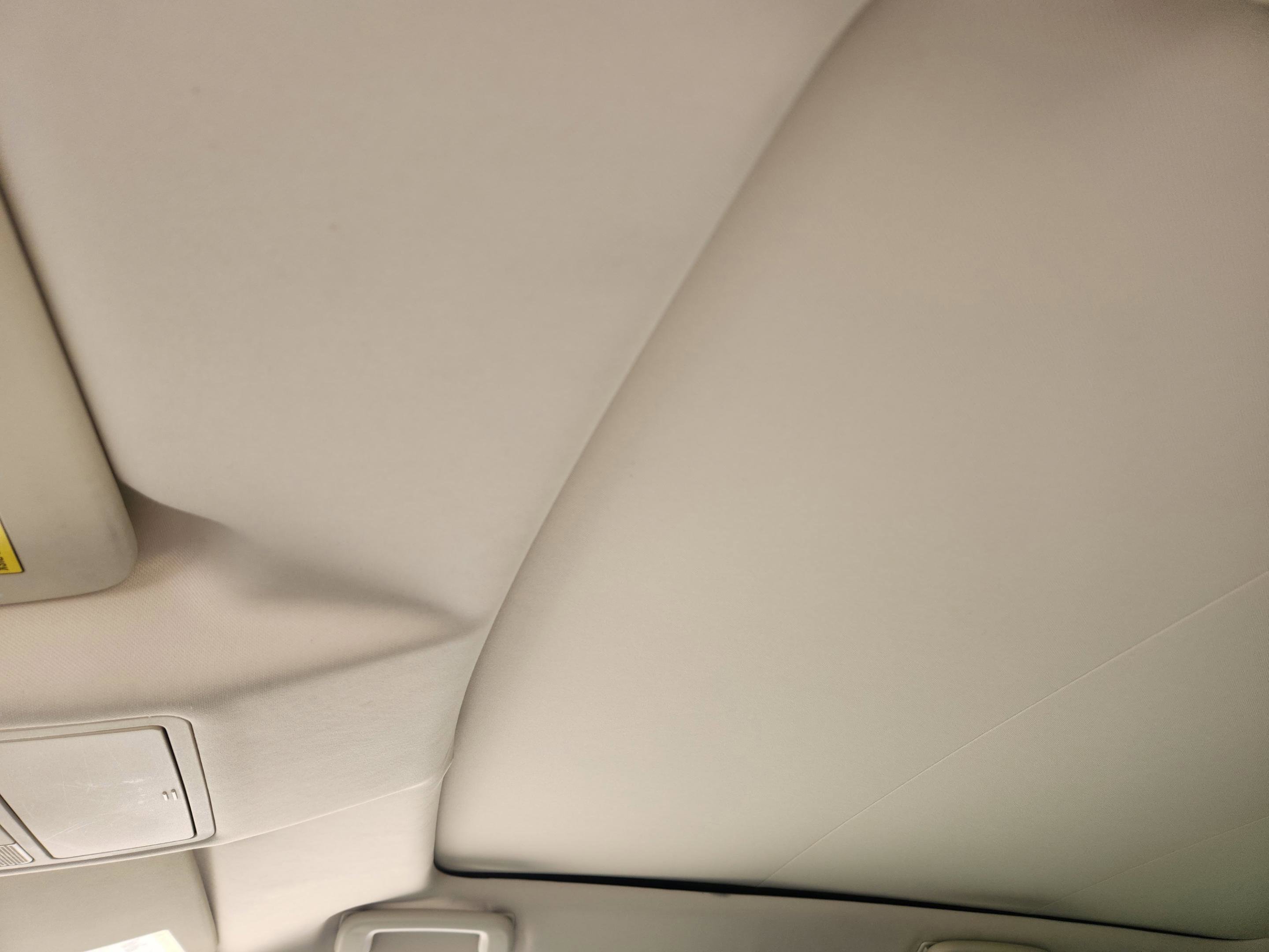 Used 2019 Land Rover Discovery Sport HSE AWD/4WD image 22