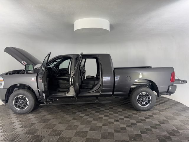 Used 2025 RAM 2500 Laramie AWD/4WD image 11