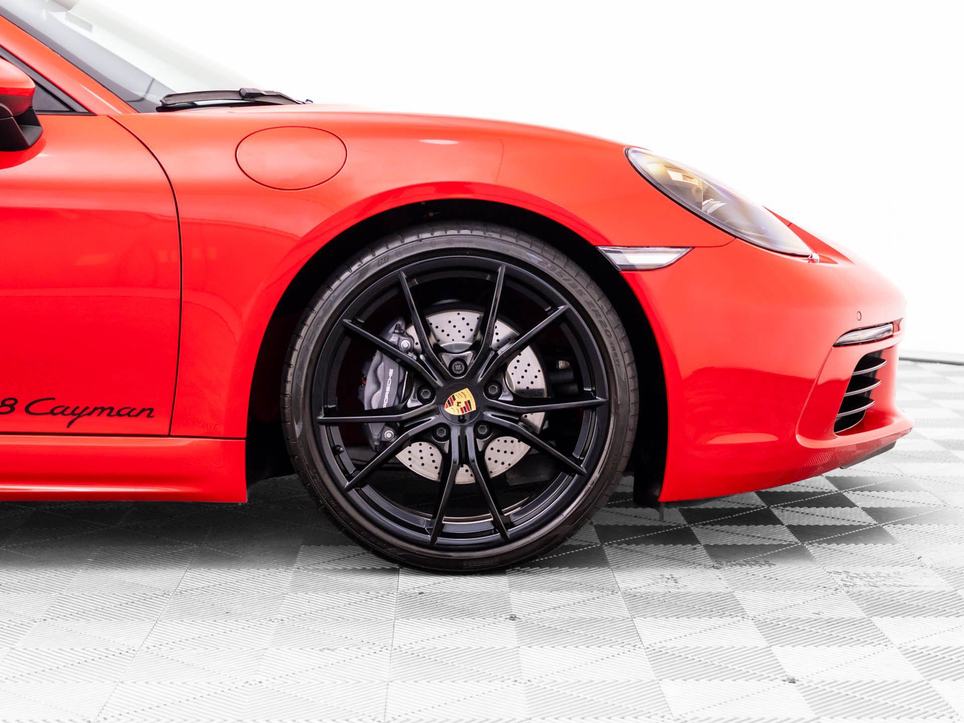 Used 2024 Porsche 718 Cayman RWD image 34