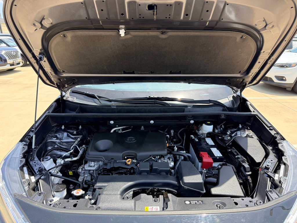 Used 2025 Toyota RAV4 XLE w/ Convenience Package FWD image 28