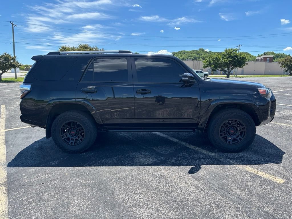 Used 2021 Toyota 4Runner SR5 Premium w/ Moonroof Package AWD/4WD image 4