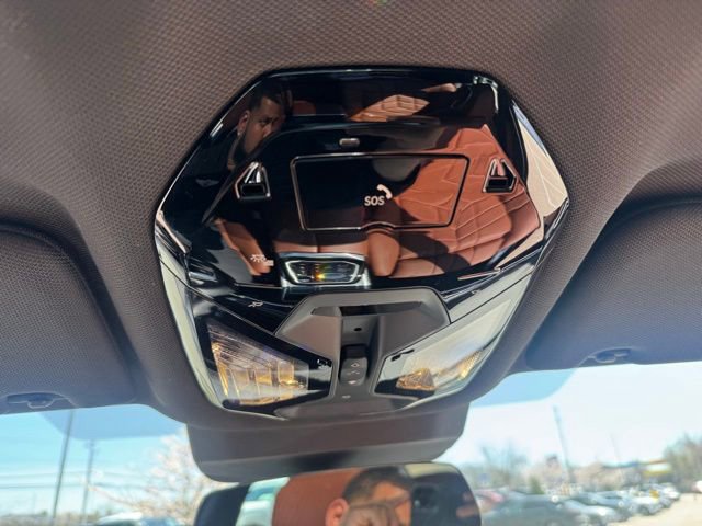 Used 2023 BMW 760i xDrive AWD/4WD image 36