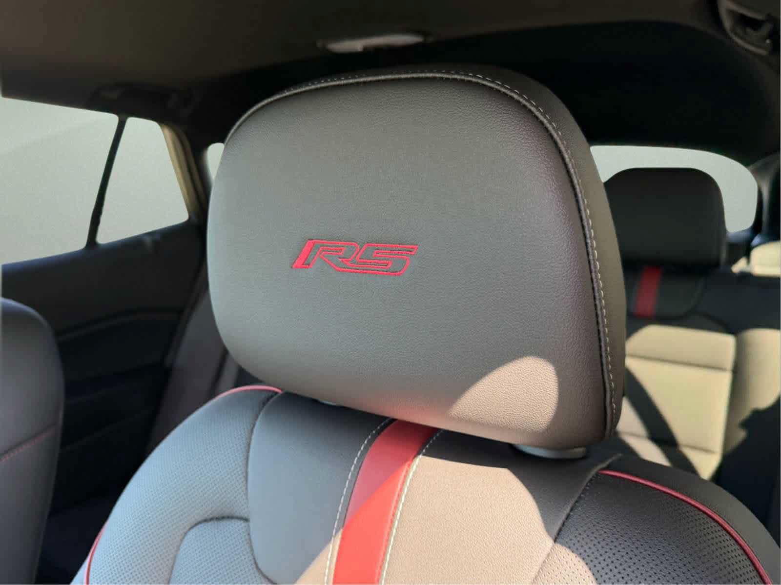 New 2026 Chevrolet Trax RS w/ Sunroof Package FWD image 4