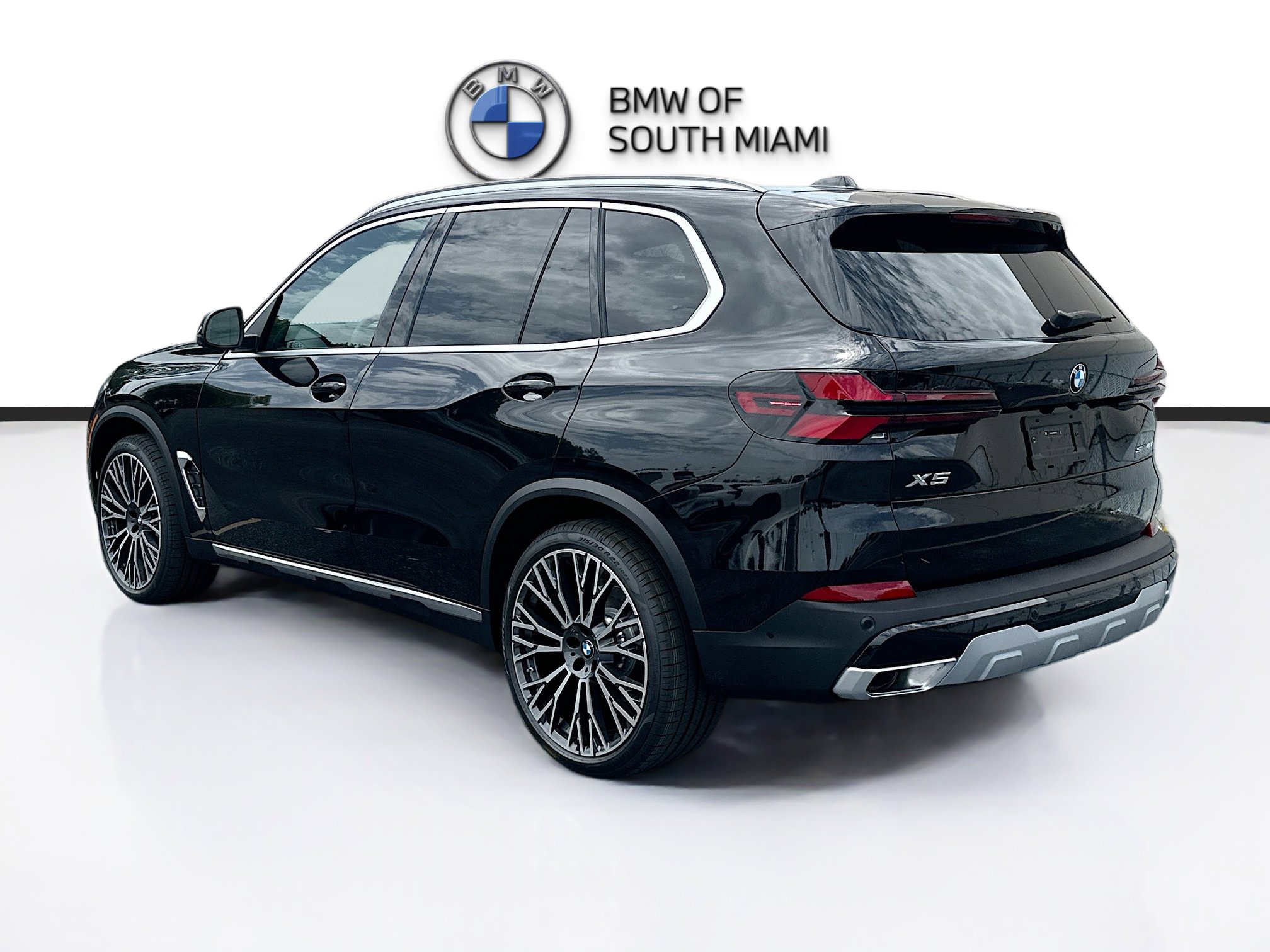 New 2026 BMW X5 sDrive40i image 4