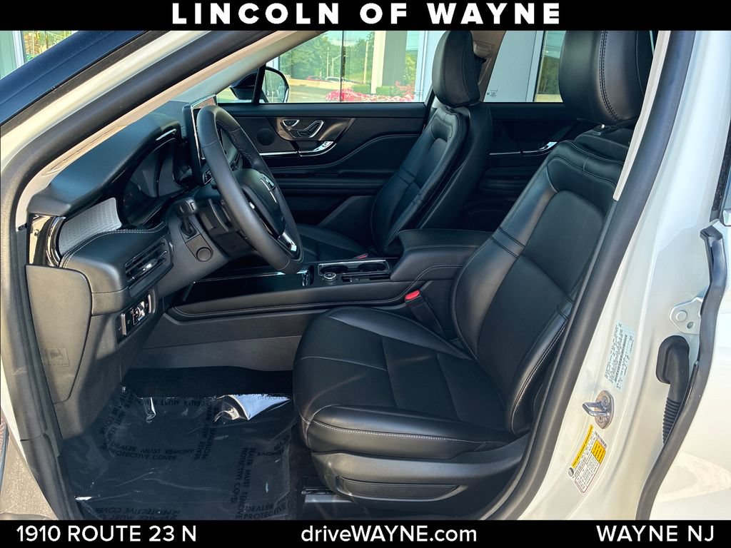 Certified 2024 Lincoln Corsair AWD w/ Equipment Group 101A image 12