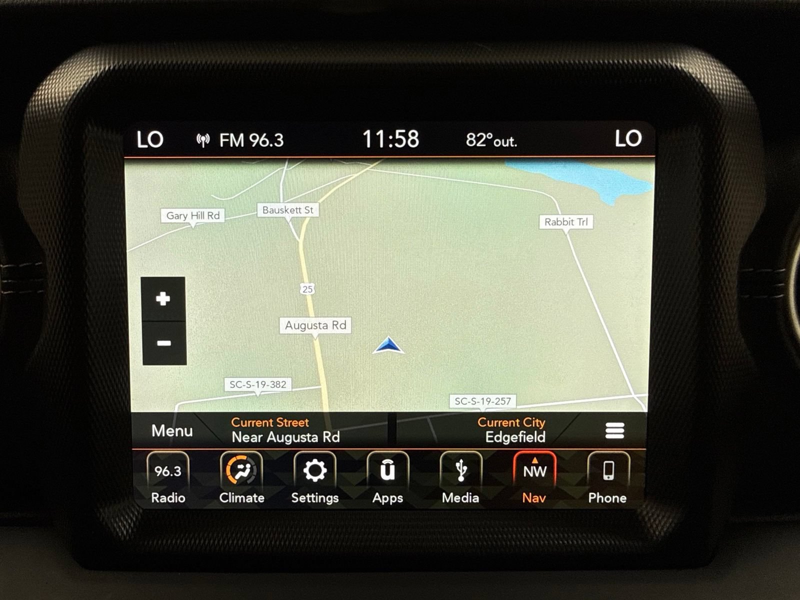 Used 2018 Jeep Wrangler Unlimited Sahara AWD/4WD image 23