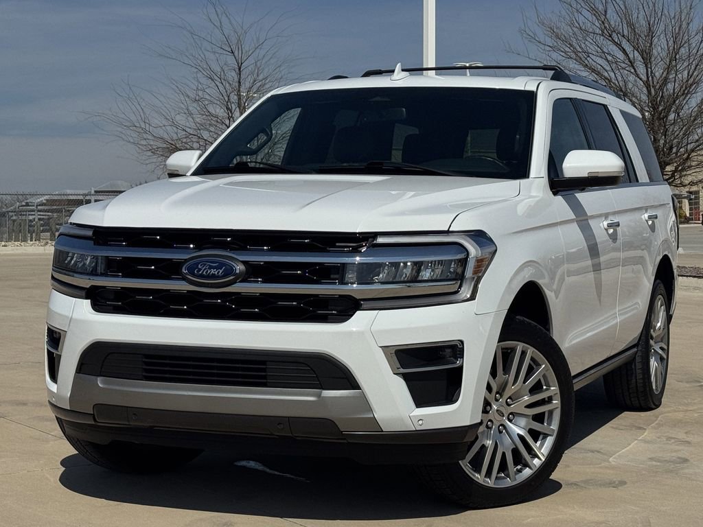 Used 2023 Ford Expedition Limited image 2