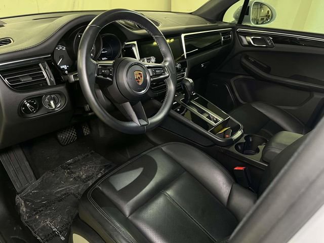 Certified 2022 Porsche Macan image 16