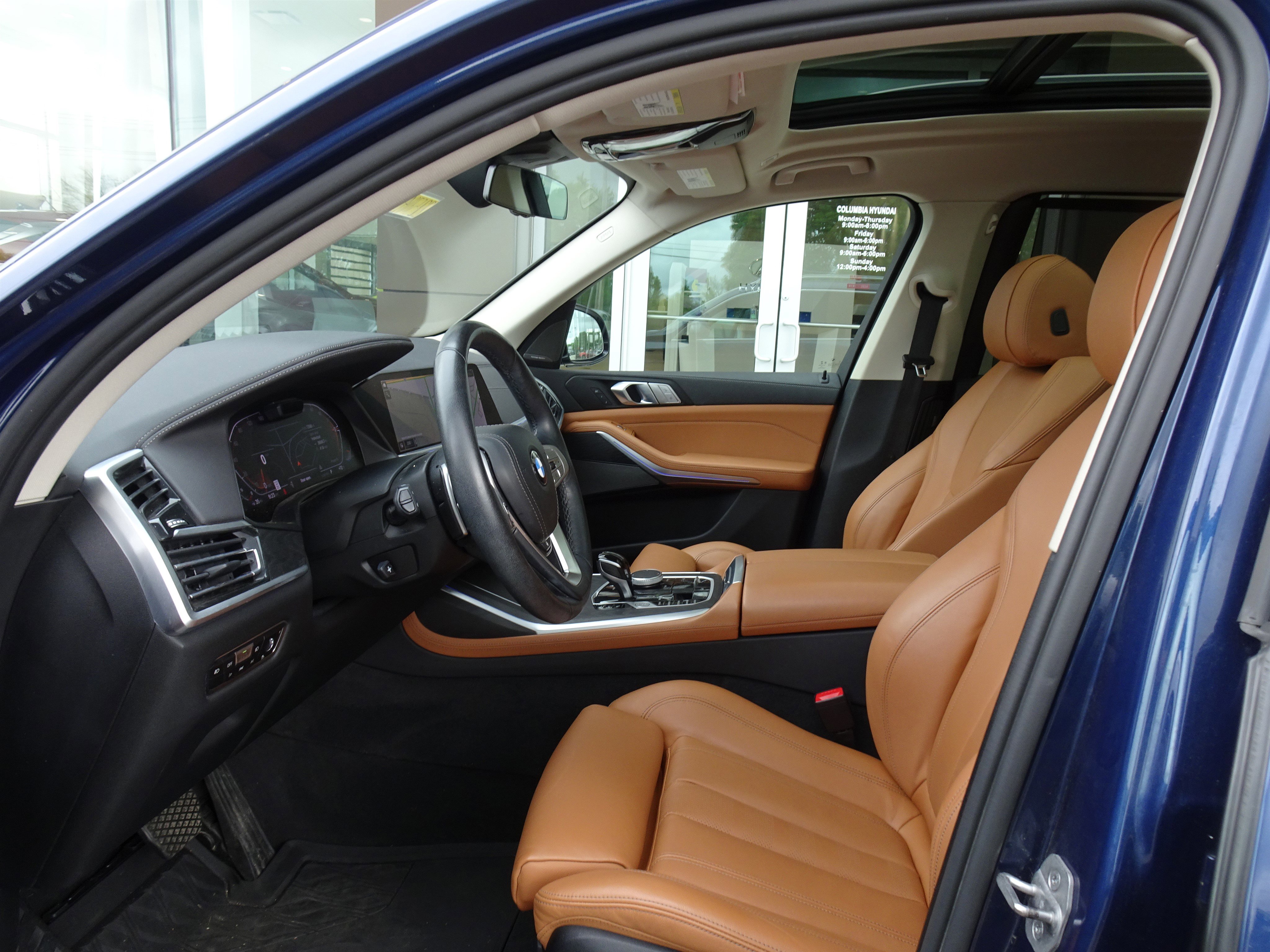 Used 2022 BMW X7 xDrive40i w/ Premium Package image 11