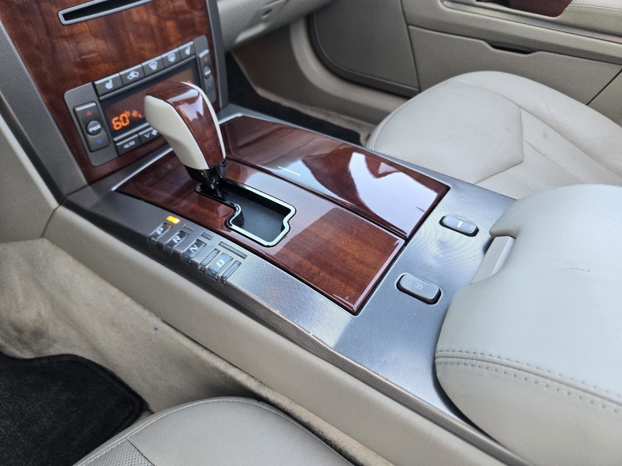 Used 2006 Cadillac XLR image 10