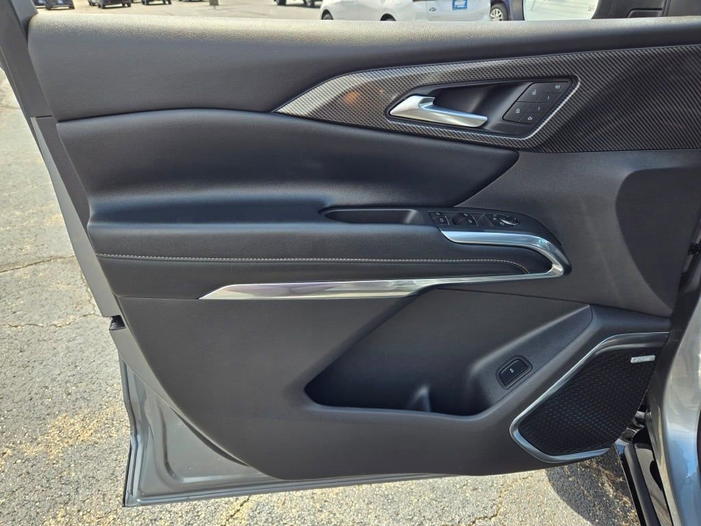 New 2026 Chevrolet Traverse High Country w/ LPO, Floor Liner Package image 23